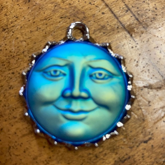 Meet your Posher, Kathleen - Picture 3 of 3